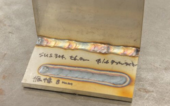 SUS304 t6.0mmを板幅8mmで溶接したサンプル